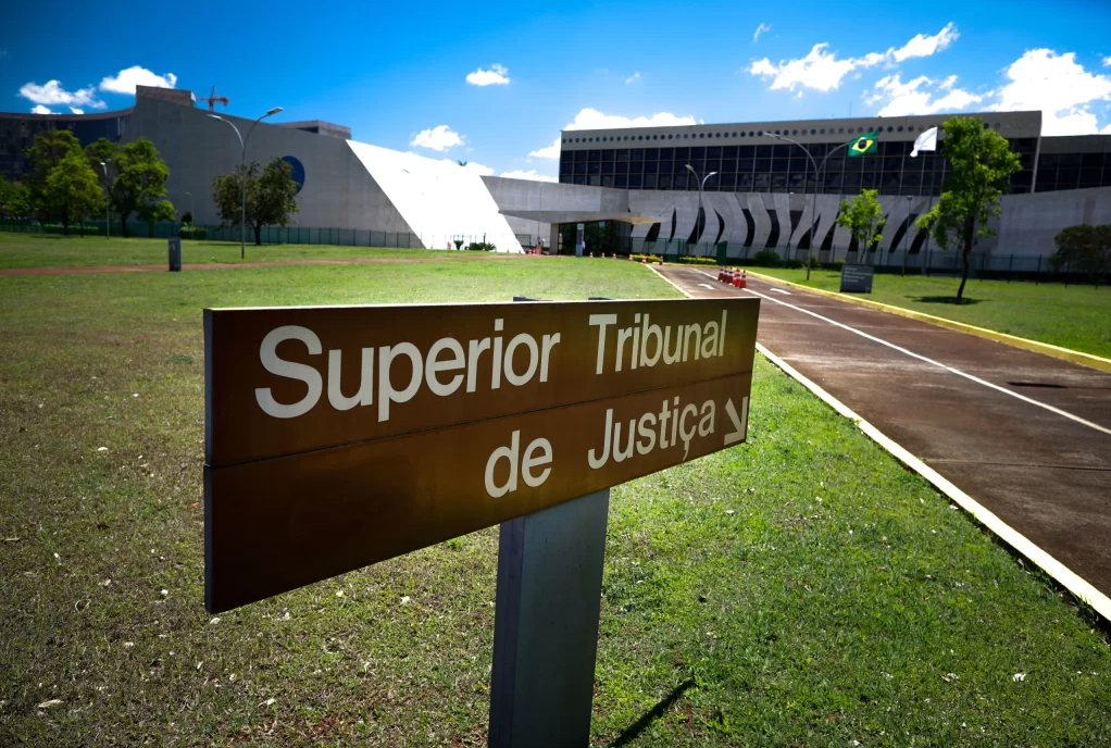 STJ autoriza contribuinte a substituir penhora de imóveis por Seguro Garantia